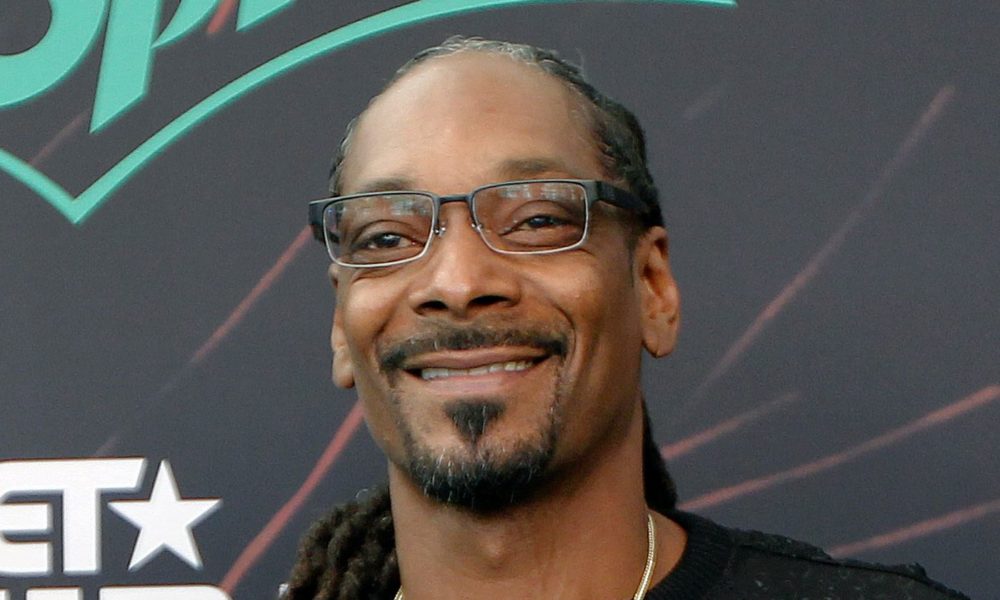 Look At God! Snoop Dogg Plans To Vote For First Time in November ...